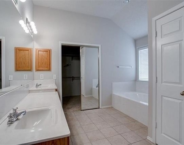 7808 Silver Sage Drive - Photo Thumbnail 15