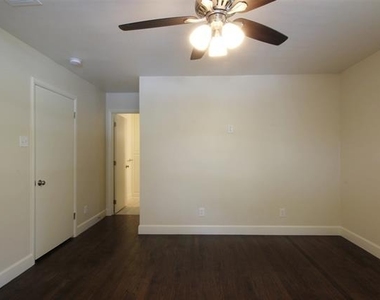 717 Greenleaf Drive - Photo Thumbnail 14