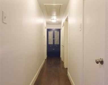 717 Greenleaf Drive - Photo Thumbnail 9
