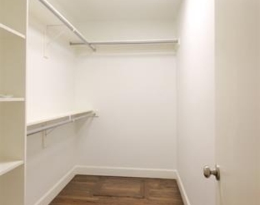 717 Greenleaf Drive - Photo Thumbnail 18