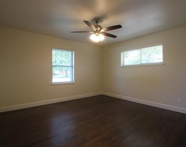 717 Greenleaf Drive - Photo Thumbnail 13
