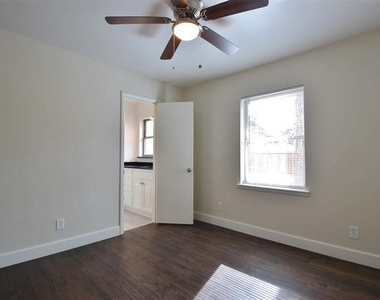 717 Greenleaf Drive - Photo Thumbnail 16