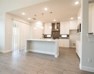 1412 Anna Marie Lane - Photo Thumbnail 6