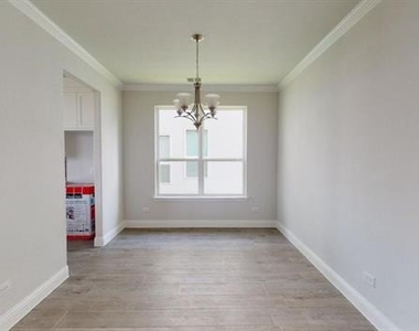 1412 Anna Marie Lane - Photo Thumbnail 5