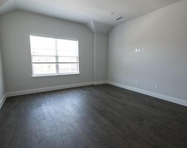 1412 Anna Marie Lane - Photo Thumbnail 15