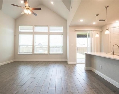 1412 Anna Marie Lane - Photo Thumbnail 1