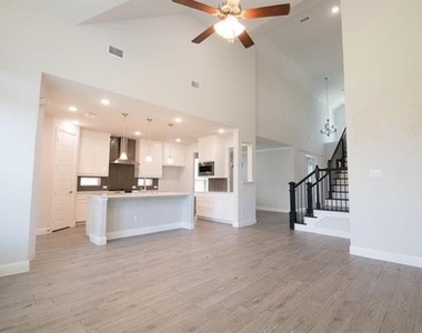 1412 Anna Marie Lane - Photo Thumbnail 2