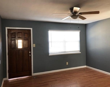 620 E Sears Street - Photo Thumbnail 1