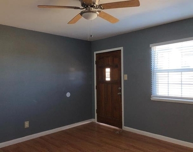 620 E Sears Street - Photo Thumbnail 2