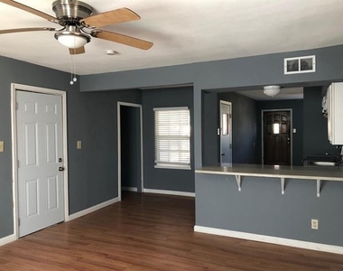 620 E Sears Street - Photo Thumbnail 3