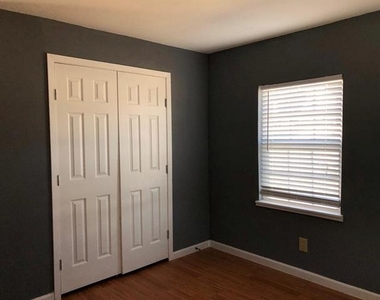 620 E Sears Street - Photo Thumbnail 11