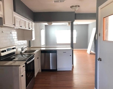 620 E Sears Street - Photo Thumbnail 6