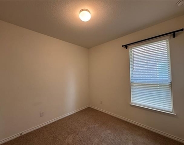 8712 Antelope Flat Lane - Photo Thumbnail 15