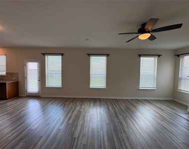 8712 Antelope Flat Lane - Photo Thumbnail 6