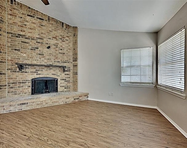 2821 Carnaby Lane - Photo Thumbnail 2