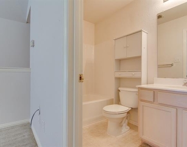 1133 Hillwood Drive - Photo Thumbnail 22