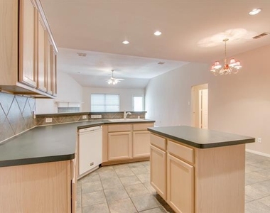 1133 Hillwood Drive - Photo Thumbnail 7