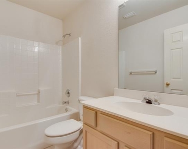1133 Hillwood Drive - Photo Thumbnail 13