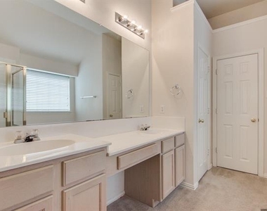 1133 Hillwood Drive - Photo Thumbnail 18