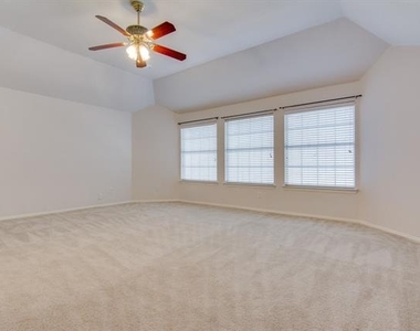 1133 Hillwood Drive - Photo Thumbnail 20
