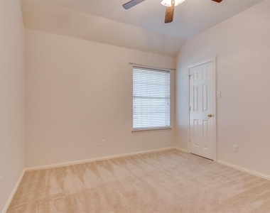 1133 Hillwood Drive - Photo Thumbnail 12