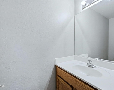 2655 S Sailors Way - Photo Thumbnail 17