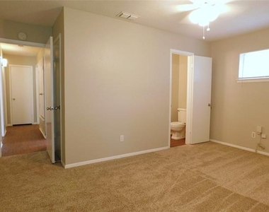 217 Mockingbird Lane - Photo Thumbnail 7