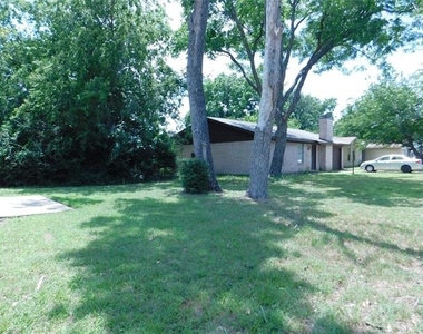 217 Mockingbird Lane - Photo Thumbnail 17