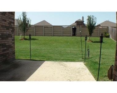 1601 White Willow Lane - Photo Thumbnail 21