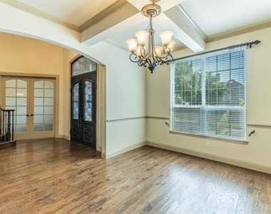 7565 Rawlins Lane - Photo Thumbnail 12
