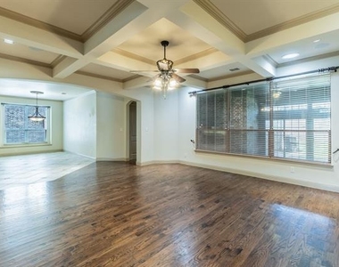 7565 Rawlins Lane - Photo Thumbnail 4