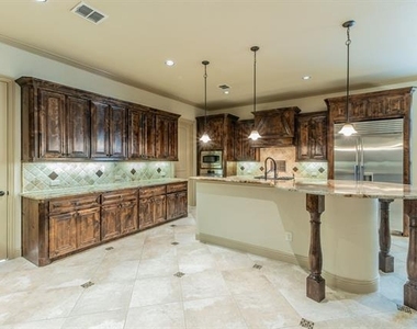 7565 Rawlins Lane - Photo Thumbnail 6