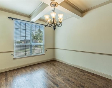 7565 Rawlins Lane - Photo Thumbnail 11