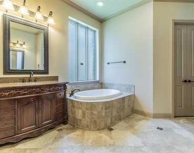 7565 Rawlins Lane - Photo Thumbnail 17