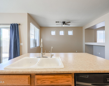2470 W Warren Drive - Photo Thumbnail 9