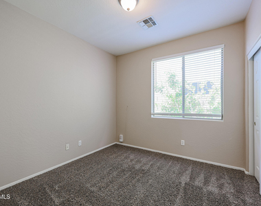 2470 W Warren Drive - Photo Thumbnail 22
