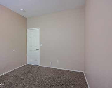 2470 W Warren Drive - Photo Thumbnail 24