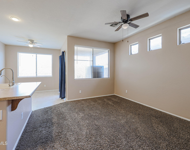 2470 W Warren Drive - Photo Thumbnail 4