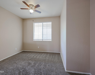 2470 W Warren Drive - Photo Thumbnail 18