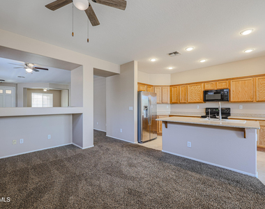 2470 W Warren Drive - Photo Thumbnail 7