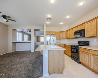 2470 W Warren Drive - Photo Thumbnail 12