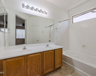 2470 W Warren Drive - Photo Thumbnail 32
