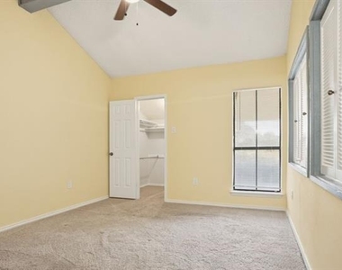 9254 Forest Lane - Photo Thumbnail 7
