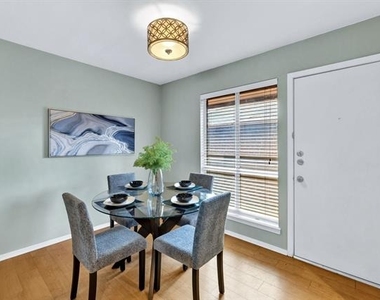 10536 Stone Canyon Road - Photo Thumbnail 4