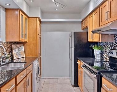 10536 Stone Canyon Road - Photo Thumbnail 5