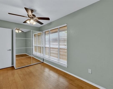 10536 Stone Canyon Road - Photo Thumbnail 15