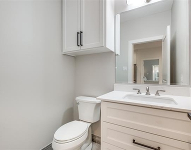 734 N Montclair Avenue - Photo Thumbnail 18