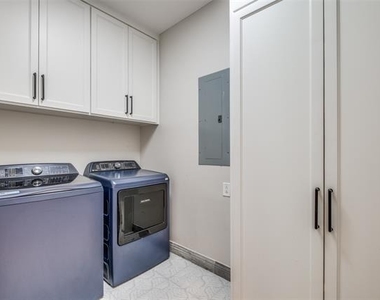734 N Montclair Avenue - Photo Thumbnail 22