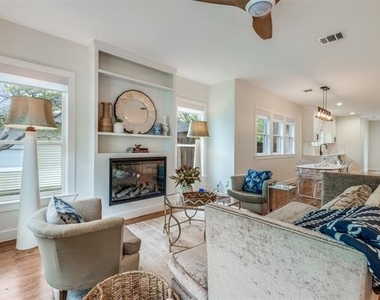 734 N Montclair Avenue - Photo Thumbnail 5