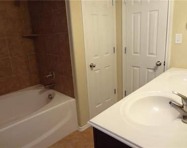 904 Mazatlan Court - Photo Thumbnail 10